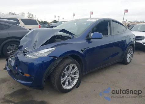 2022 Tesla Model Y Long Range Dual Motor All-Wheel Drive z USA, uszkodzony, nr VIN 7SAYGDEE0NF439009
